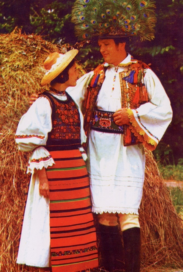 Les costumes traditionnels roumains