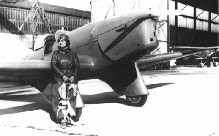 The  first Romanian woman pilot and skydiver