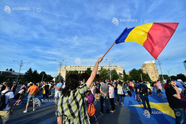 Protest în Piaţa Victoriei, în urma deciziei CCR în cazul Kovesi