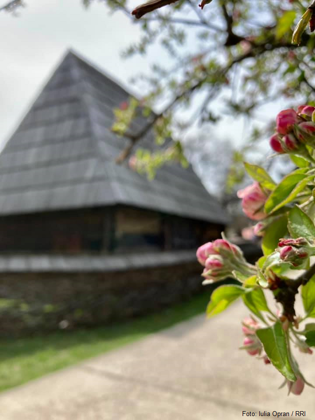 Viaggio attraverso le tradizioni di Pasqua al Museo del Villaggio di Bucarest