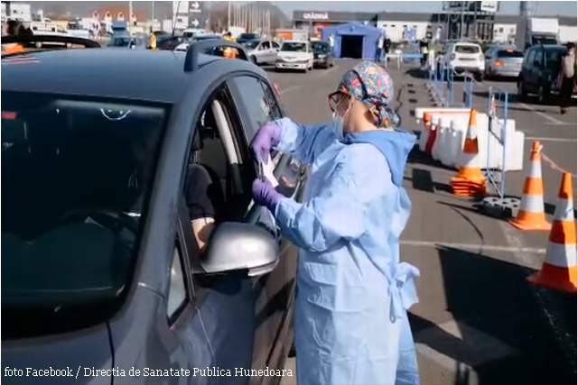 Maratoane şi centre drive-through pentru vaccinare