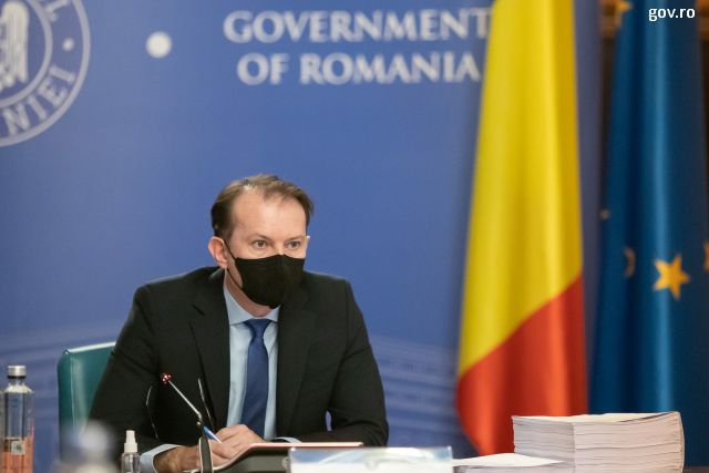 Fost premier, urmărit penal