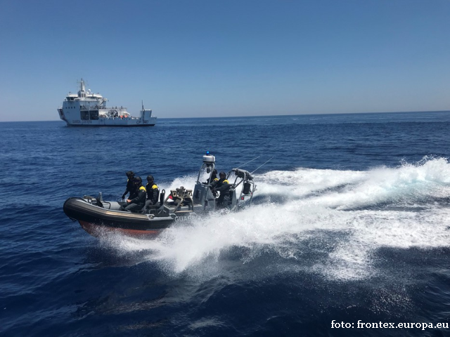 FRONTEX: a crescut puternic numărul migranţilor ilegali la frontierele Uniunii