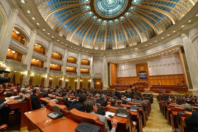 Parlament nimmt Tätigkeit wieder auf