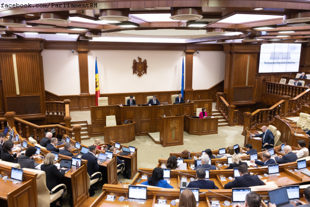 Limba română reintră în legislaţia din Rep.Moldova