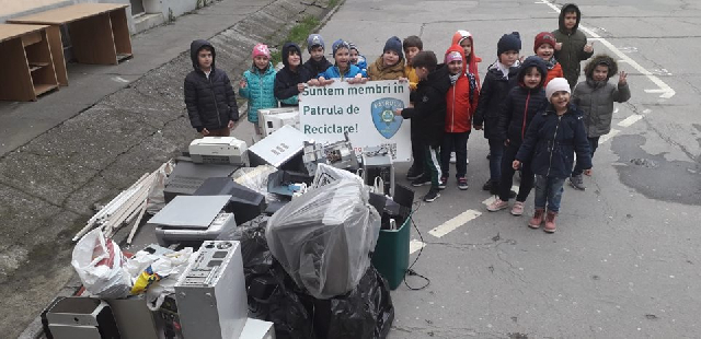 Les écoles roumaines, de plus en plus efficaces dans la collecte des déchets