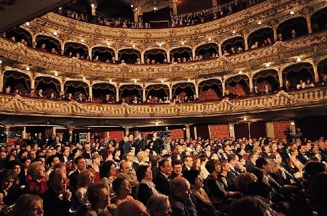 Le spectacle vivant roumain vu depuis la France