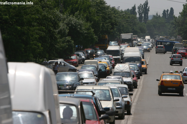 Coloane de maşini pe Valea Prahovei Bucureşti