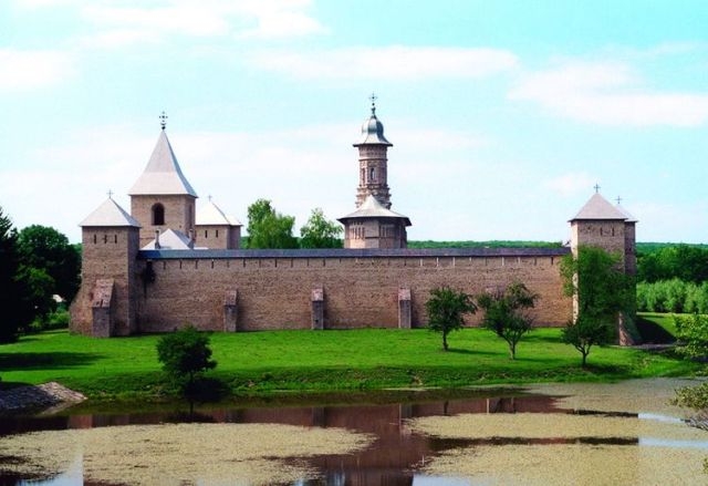 Prete ortodosso guida cattolici a scoprire Romania