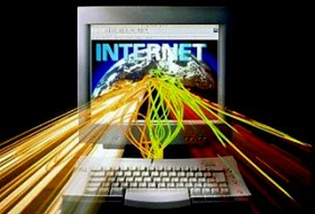 Internet Day: CE premia quattro giovani romeni