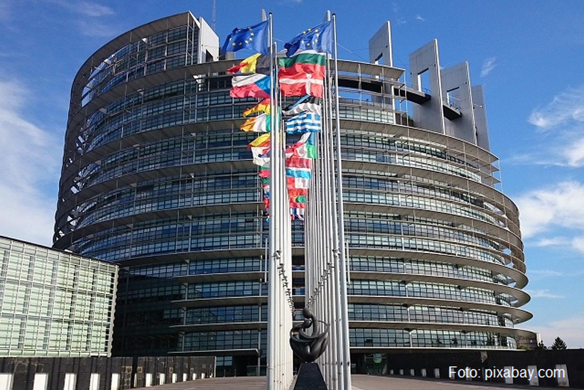 The European Parliament supports Ukraine