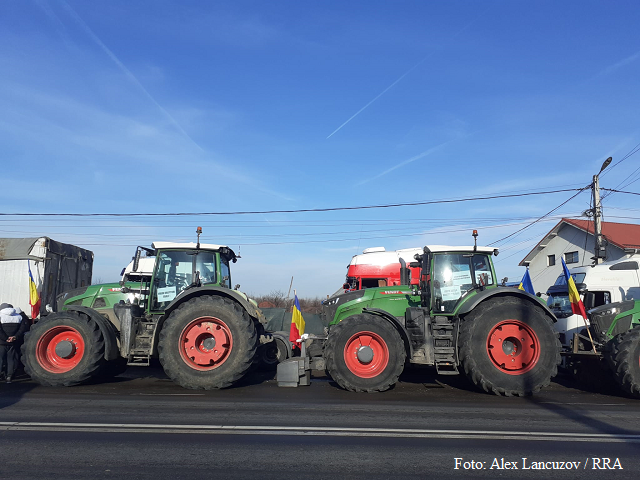 Transporters and farmers take to the street