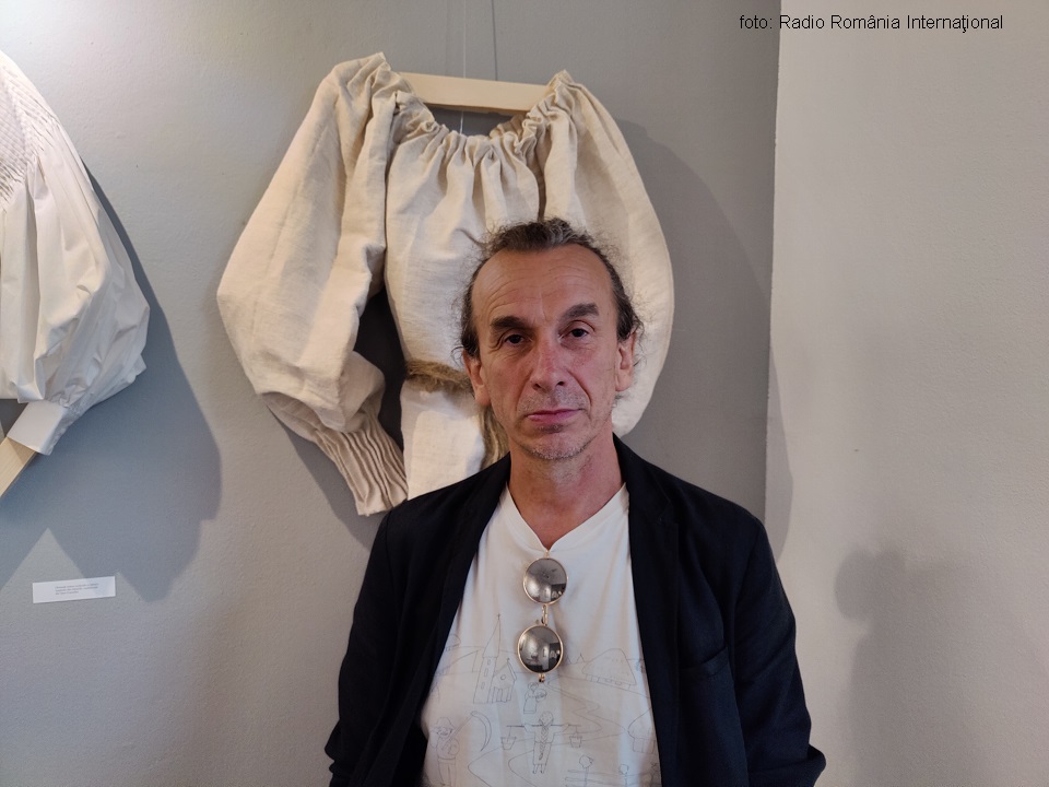 Solo show Dorin Negrău „Chimeșa. The Old Blouse”