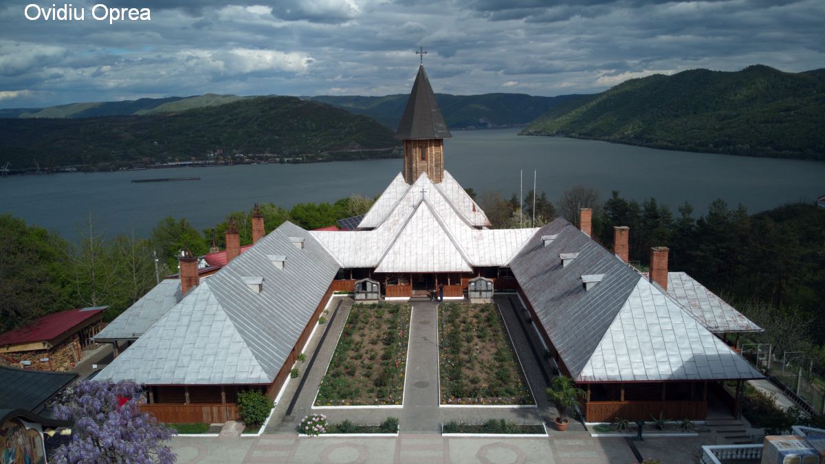 La ville de Orşova et le monastère Sainte Anne