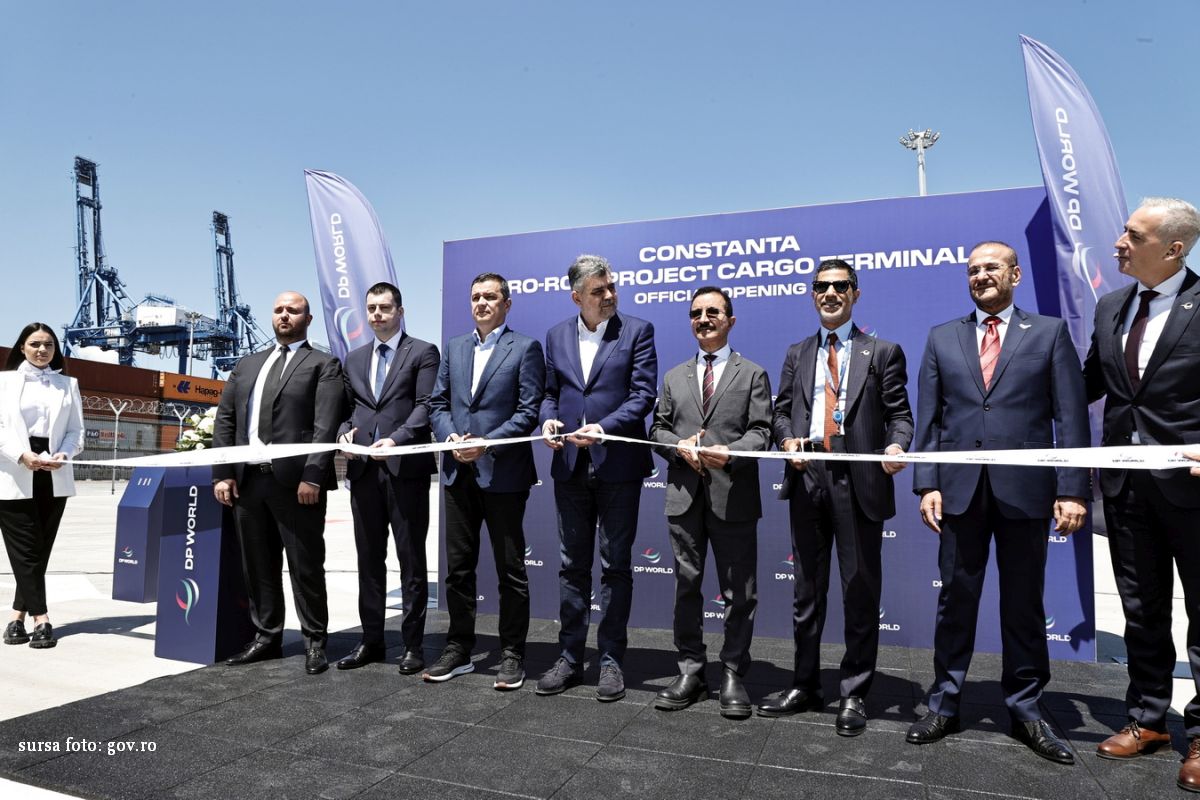 Marcel Ciolacu şi Sorin Grindeanu au participat la  deschiderea evenimentului „DP WORLD-20 de ani de eficiență și inovație în România” (foto: gov.ro)