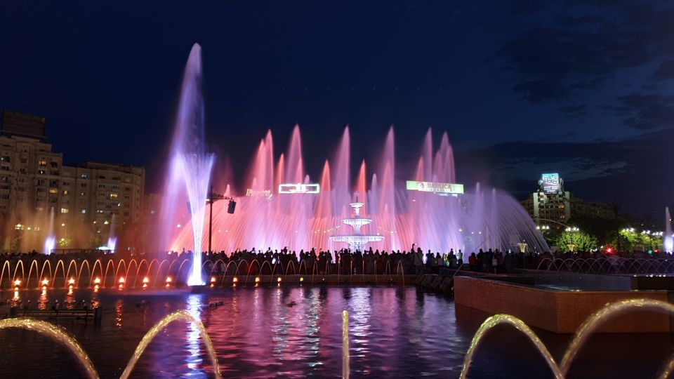 La miscelánea: “Sinfonía del Agua”, espectáculo de agua, luz y color en la capital